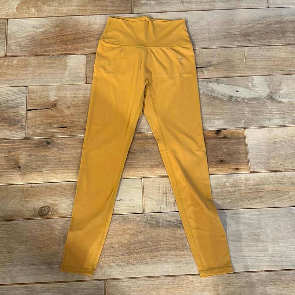 Is a goldish yellow color, comfy and soft